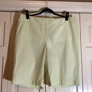 Chico’s Ultimate Fit Dobby Stripe Soft Lime Bermuda Short SZ 2.5/14
